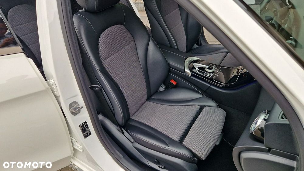 Mercedes-Benz Klasa C 180 9G-TRONIC Avantgarde - 20