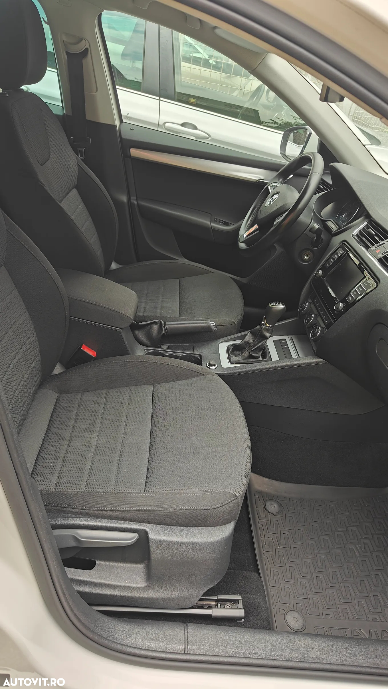 Skoda Octavia 2.0 TDI ELEGANCE - 12