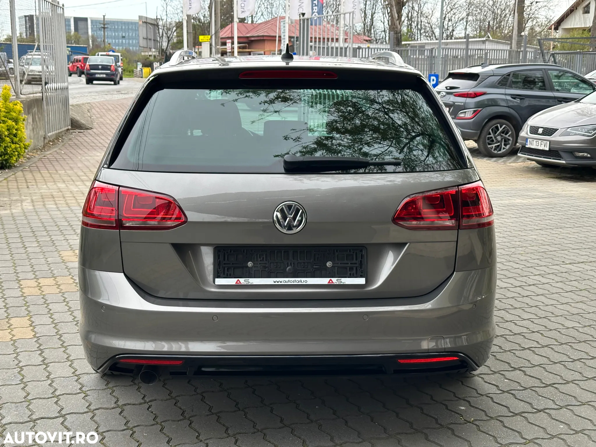 Volkswagen Golf Variant 1.6 TDI BlueMotion Technology DSG Comfortline - 13