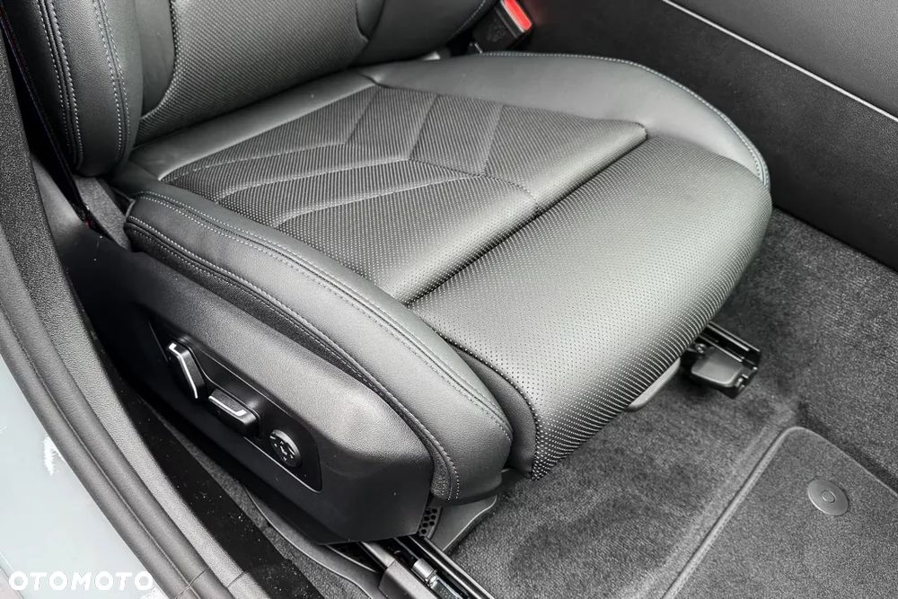 BMW Seria 5 520i mHEV M Sport - 23
