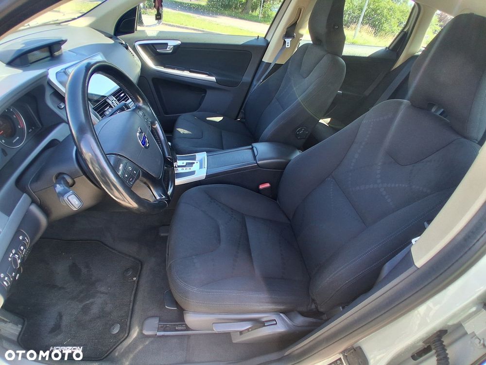 Volvo XC 60 D3 Momentum - 10