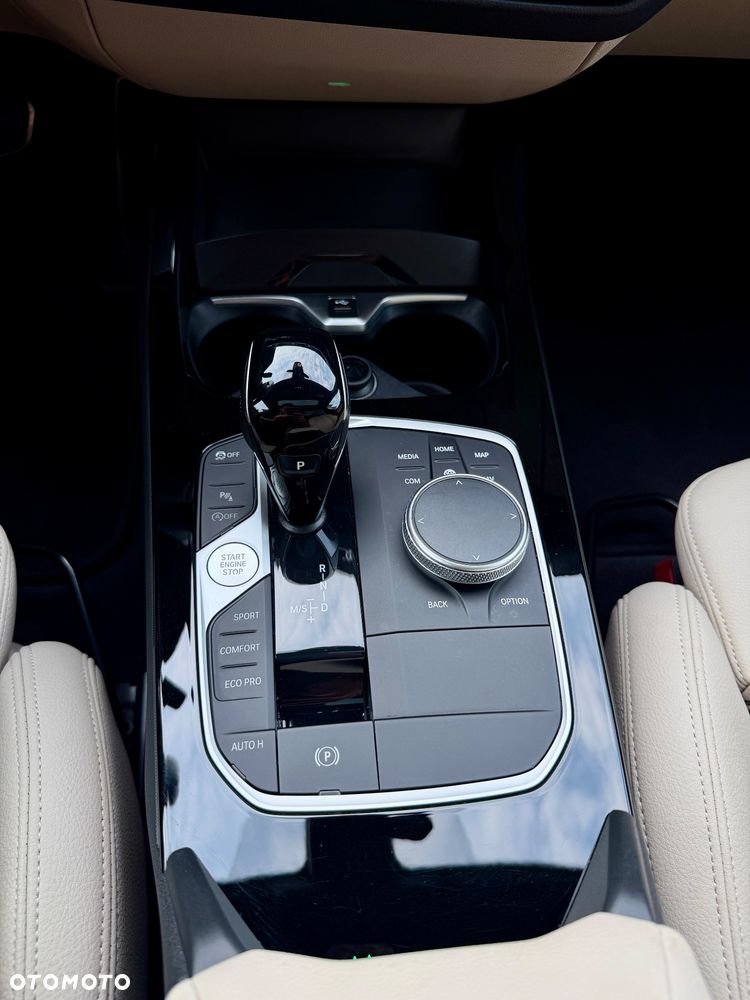 BMW Seria 2 218d Sport Line - 8