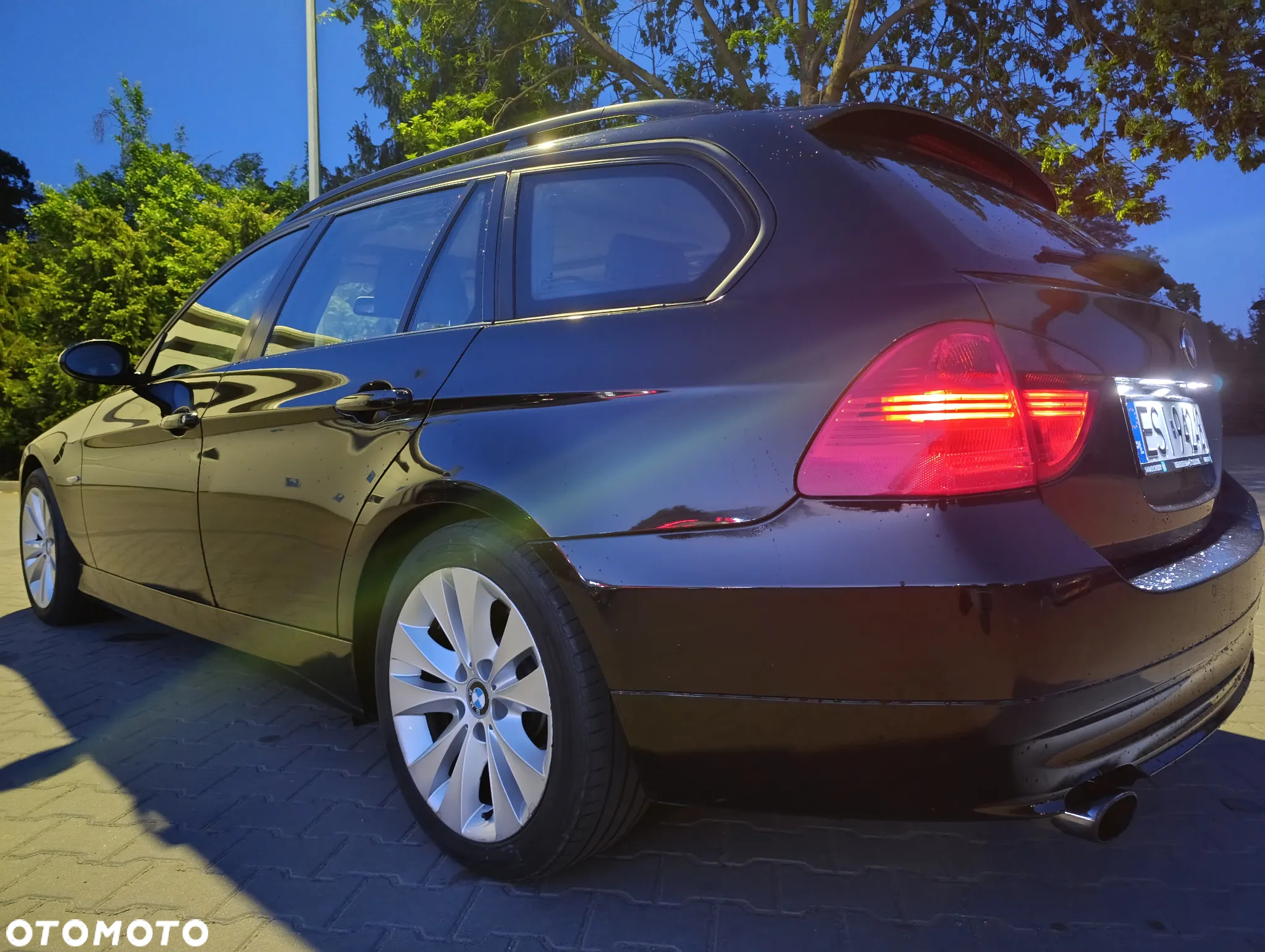 BMW Seria 3 320i Touring - 16