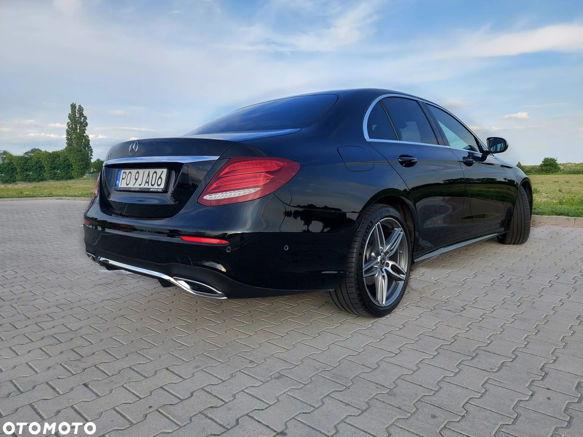 Mercedes-Benz Klasa E 220 d 4-Matic 9G-TRONIC - 15
