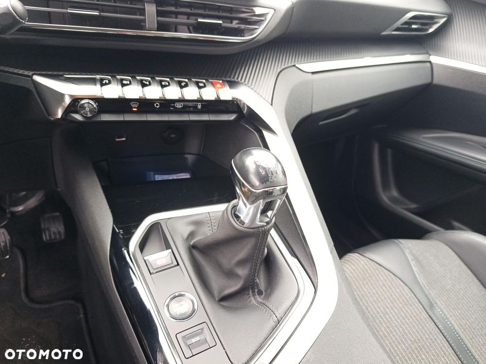 Peugeot 3008 1.5 BlueHDi Allure S&S - 26