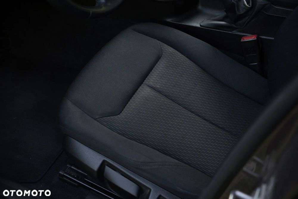 BMW Seria 1 116d EfficientDynamics Edition - 30
