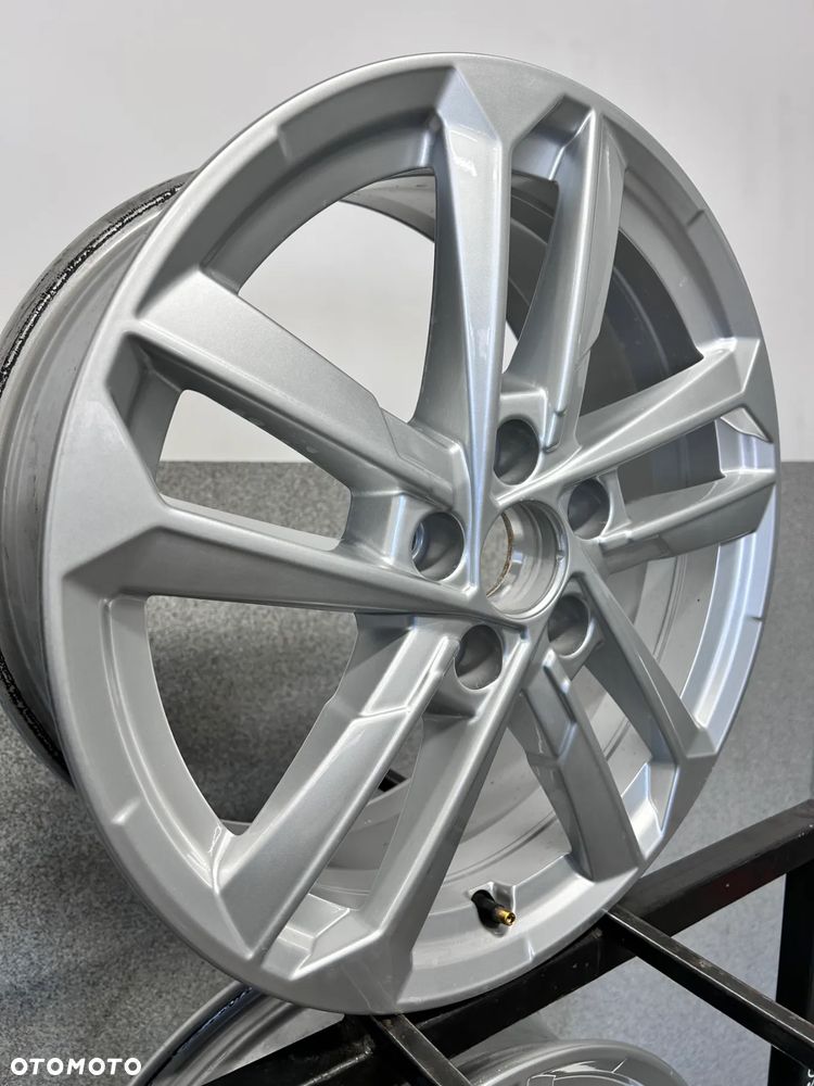 4 FELGI ALU. AUDI A3, S3 8Y0, VW T-ROC 17'' E6,5J  ET43 - 6