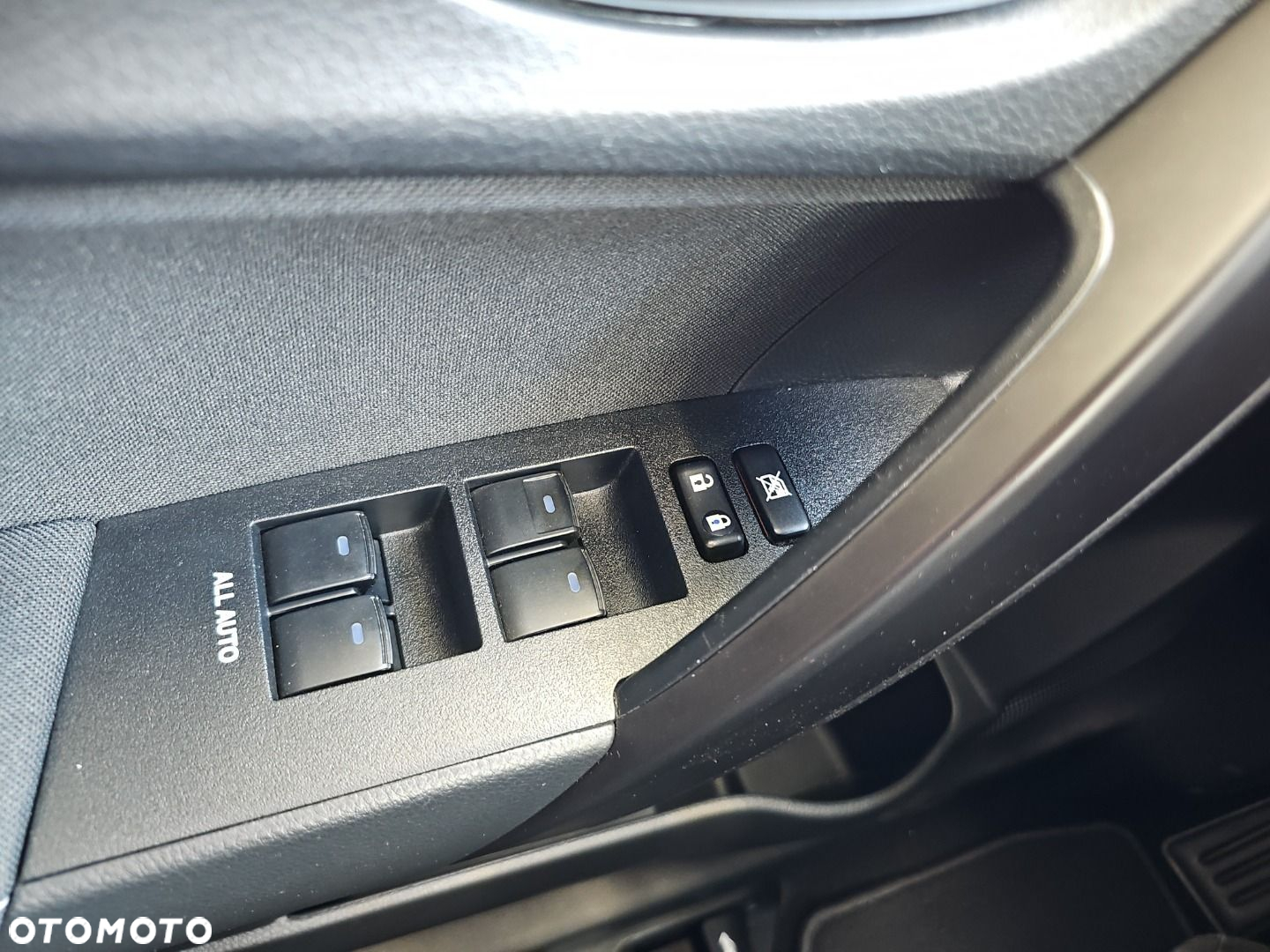 Toyota Corolla - 16