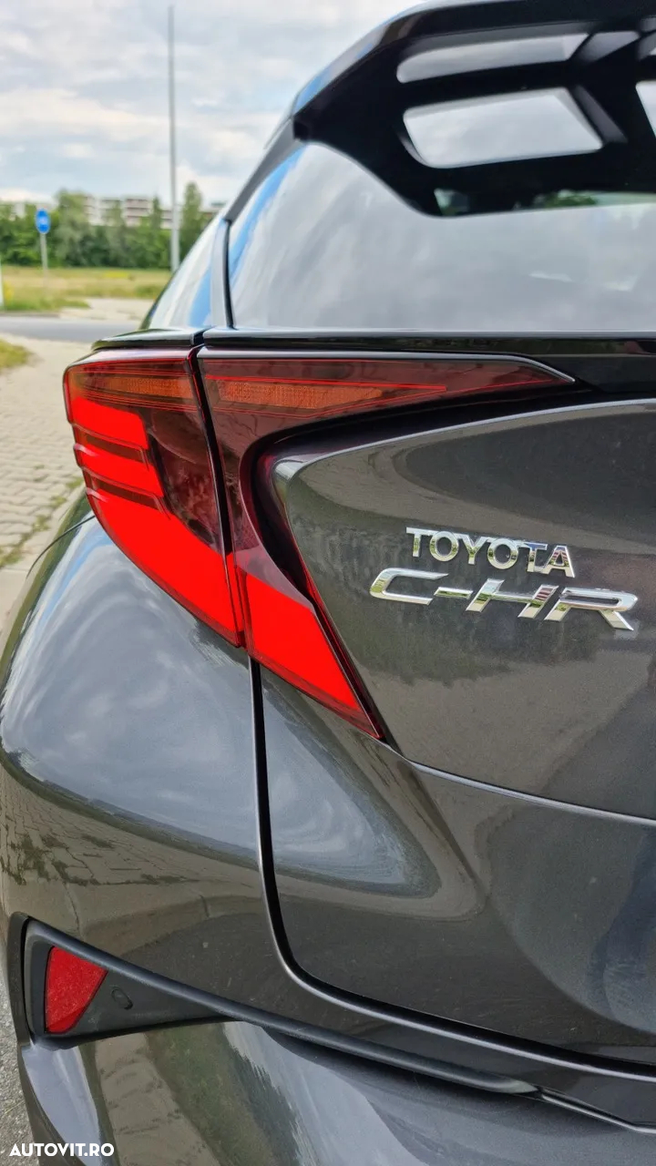 Toyota C-HR 2.0 Hybrid Team Deutschland - 21
