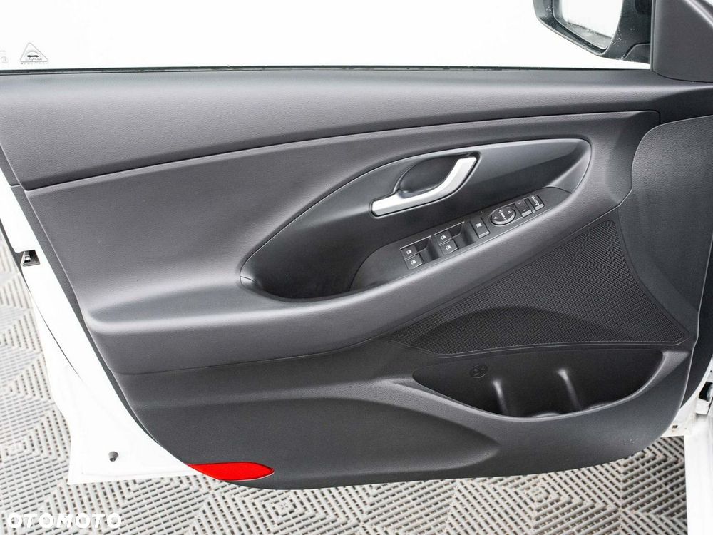 Hyundai i30 1.0 T-GDI Smart - 10