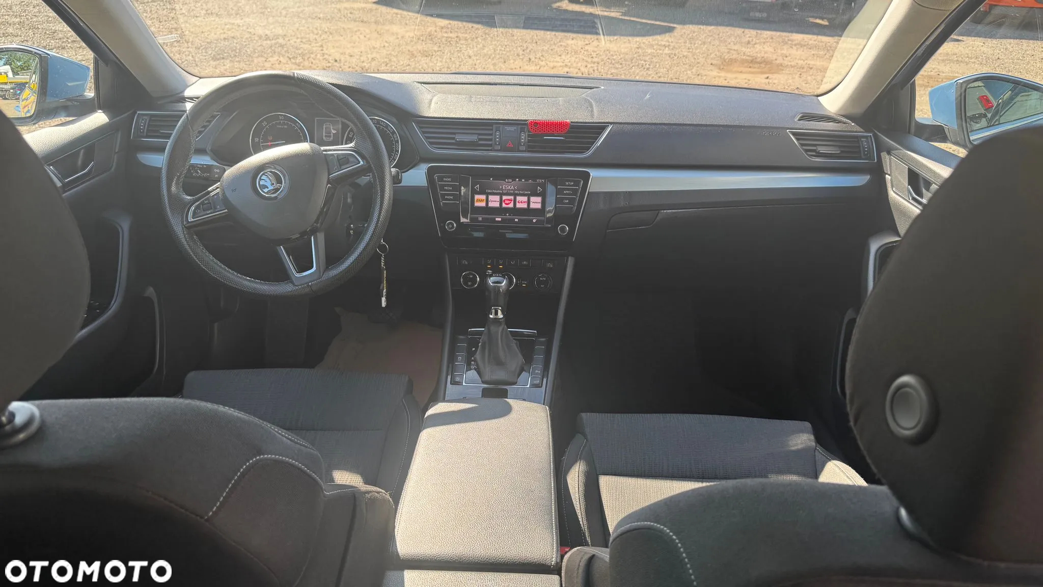 Skoda Superb Combi 2.0 TDI DSG Ambition - 16