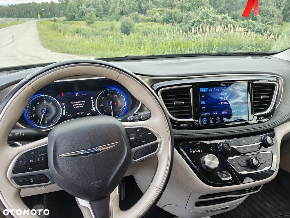 Chrysler Pacifica - 15