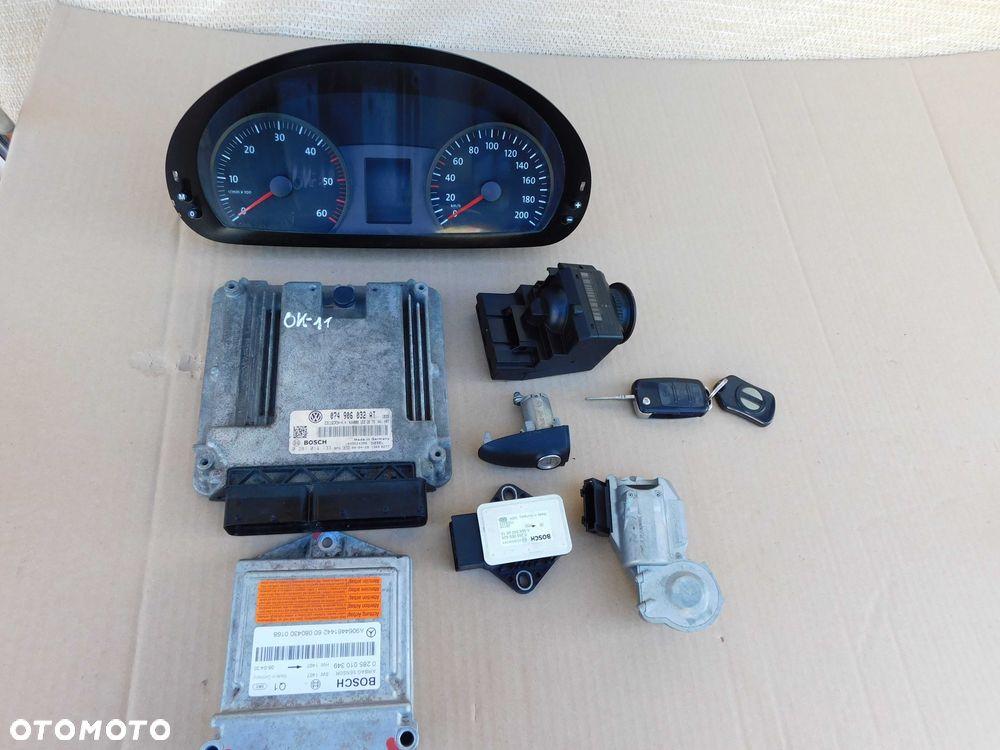 Zestaw startowy sterownik silnika licznik VW Crafter 2.5 TDI 074906032AT ŁADNY