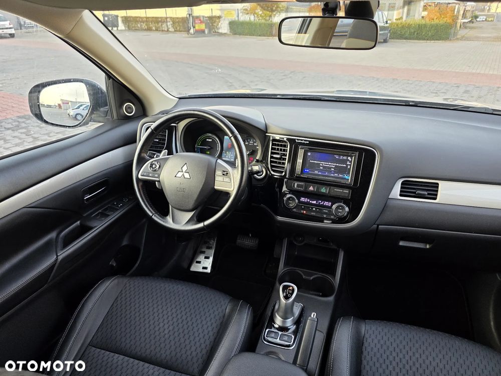 Mitsubishi Outlander 2.0 4WD Plus - 6