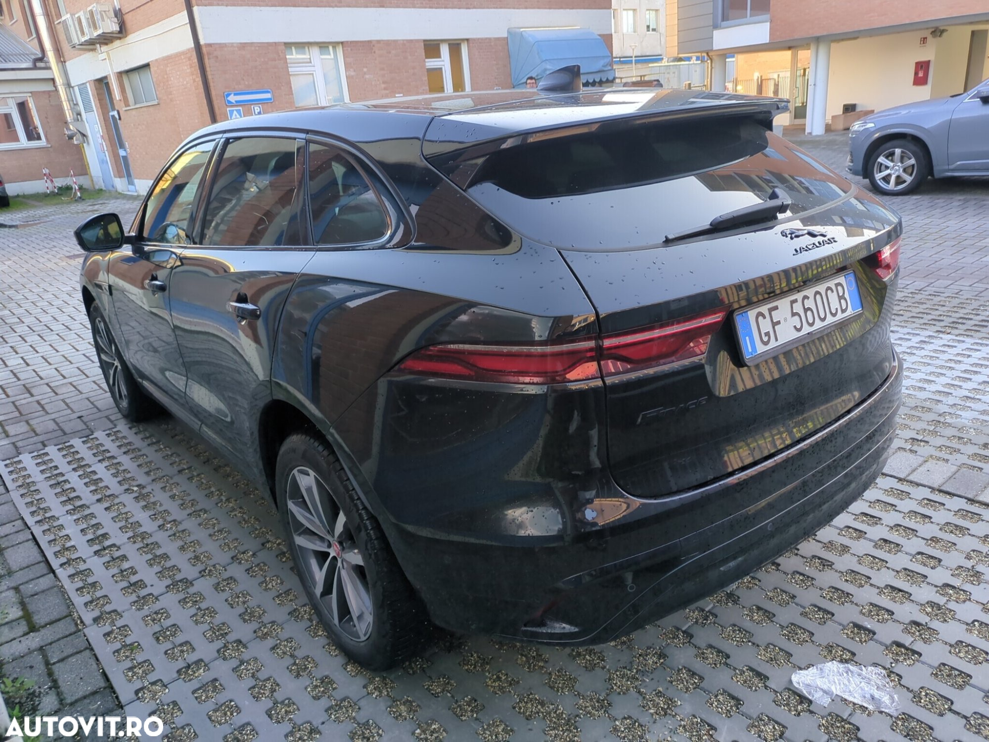 Jaguar F-Pace D200 AWD R-Dynamic HSE 90th Anniversary Edition - 6