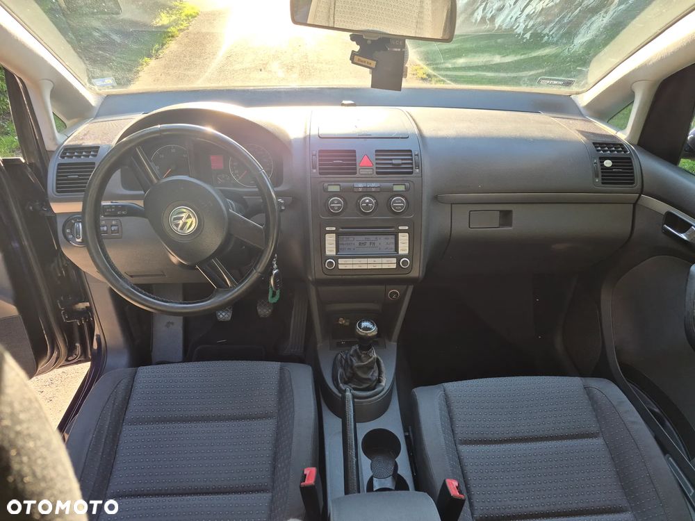 Volkswagen Touran 2.0 TDI Highline - 8