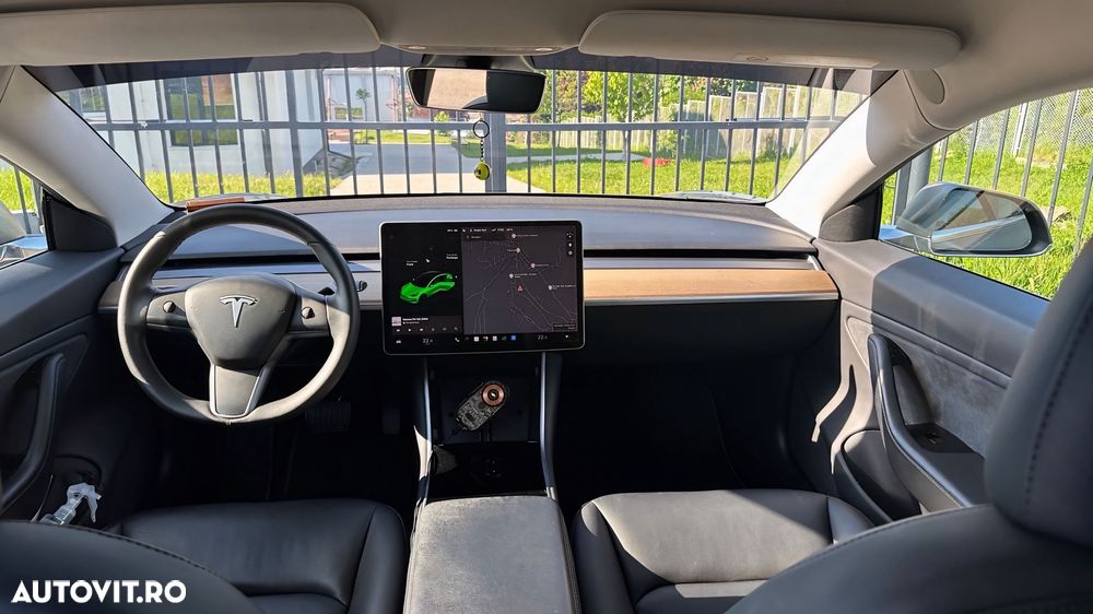 Tesla Model 3 - 7