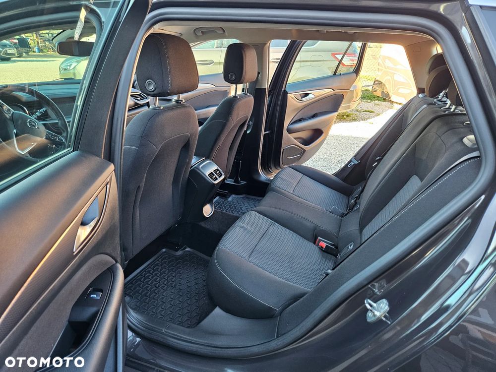 Opel Insignia - 25