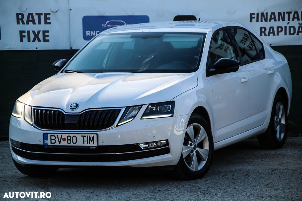 Skoda Octavia 2.0 TDI ELEGANCE DSG - 1