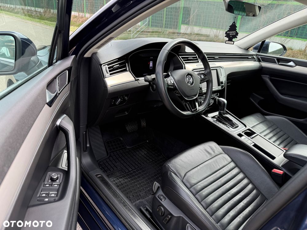 Volkswagen Passat - 20