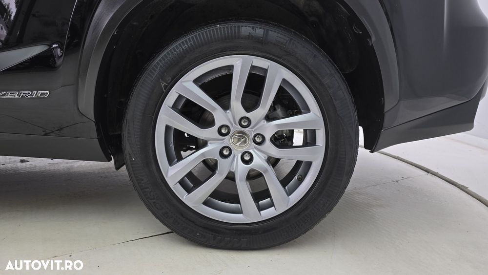 Lexus Seria NX - 22