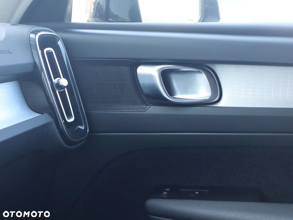 Volvo XC 40 B4 B Momentum - 23