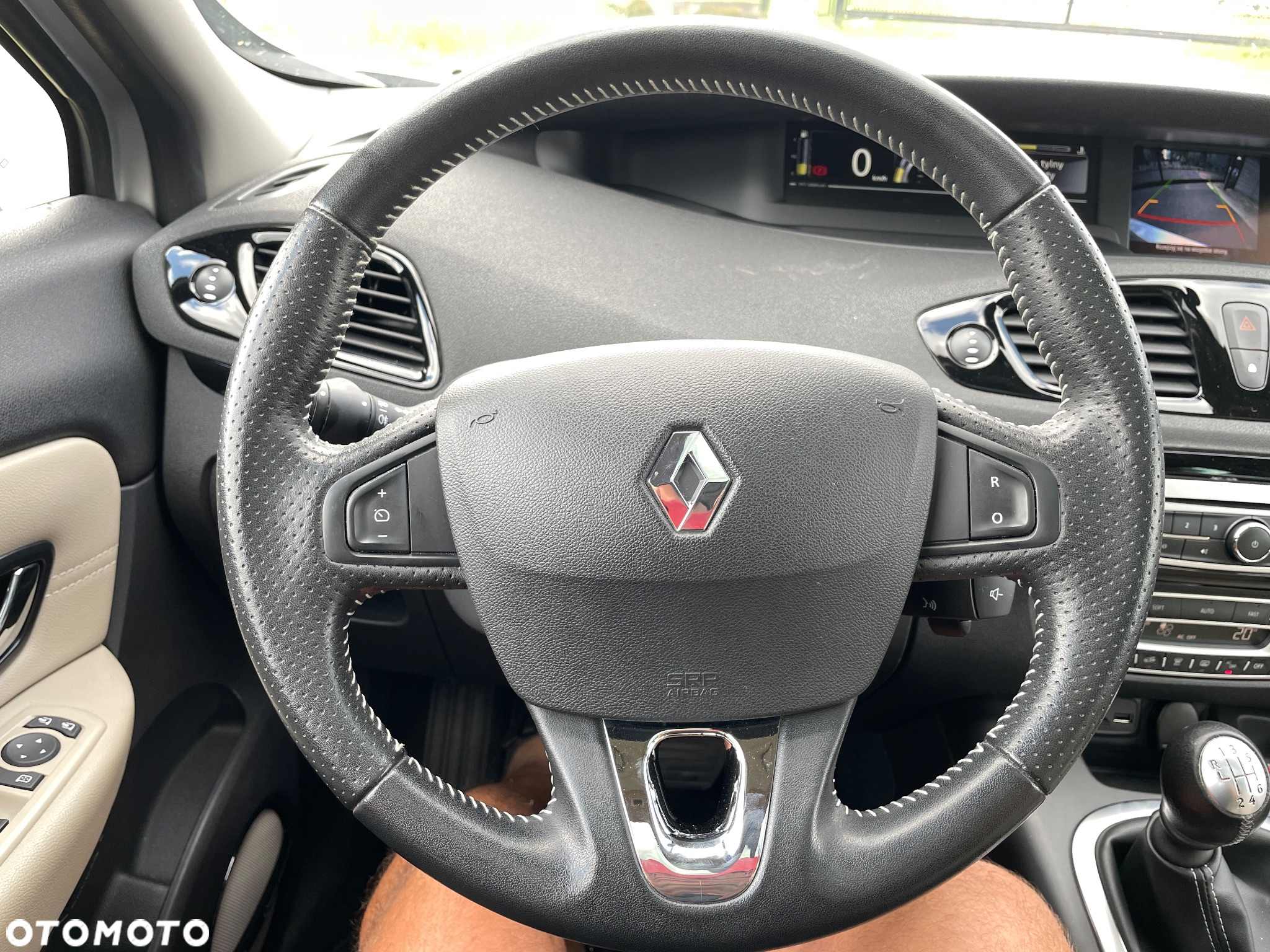 Renault Grand Scenic ENERGY TCe 130 S&S Bose Edition - 26