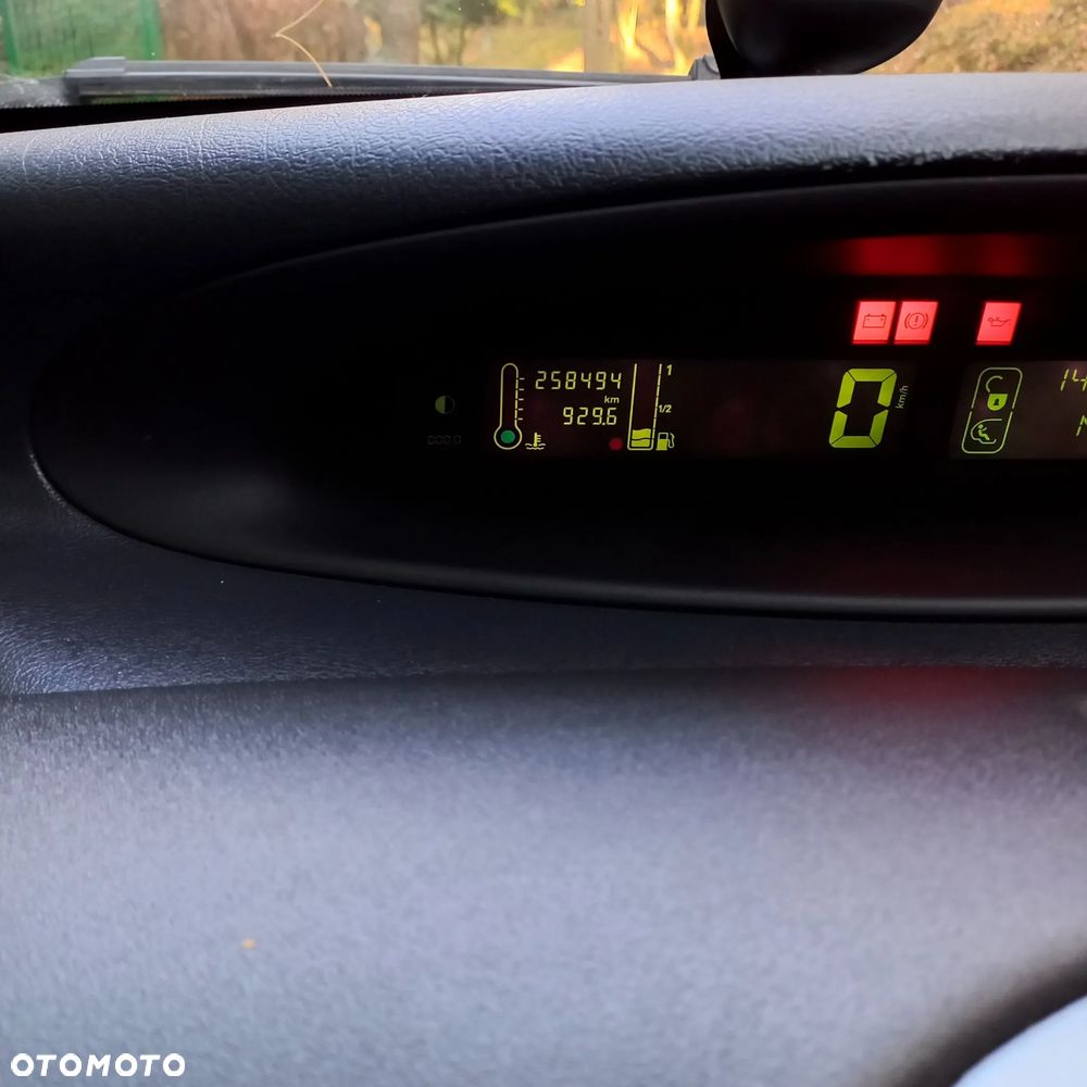 Citroën Xsara Picasso 1.6 HDI Exclusive - 6