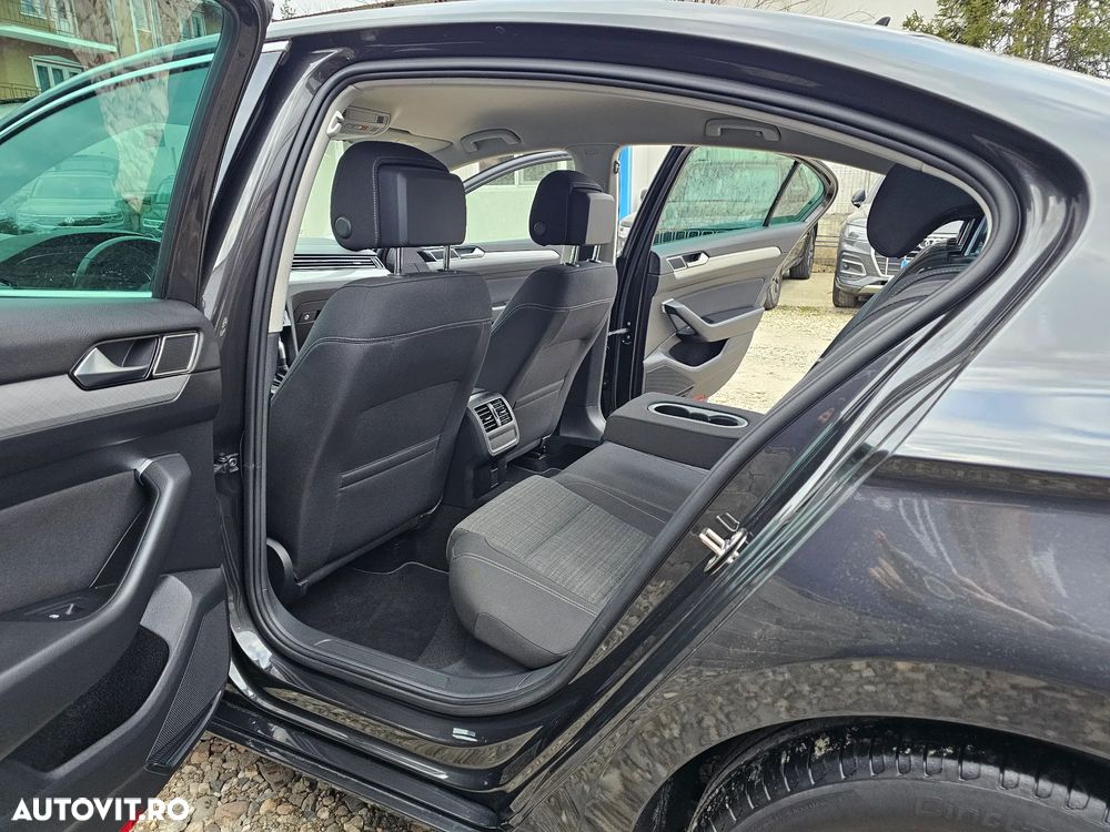 Volkswagen Passat - 26