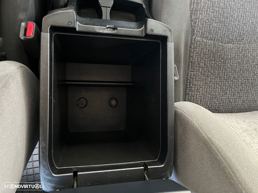 Toyota Land Cruiser 3.0 D-4D - 31