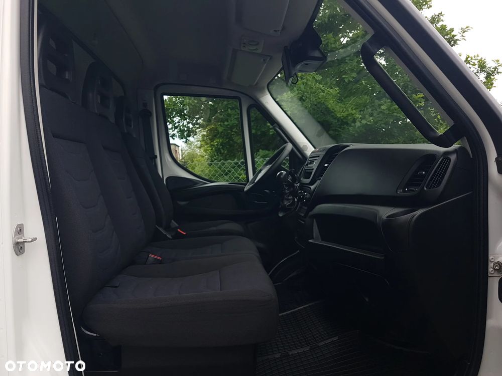 Iveco 70C18 KONTENER ROLETY BOK DO TRANSPORTU WODY 3,66x2,21x1,86 KLIMA DMC 7 TON RAMA DO ZABUDOWY - 33
