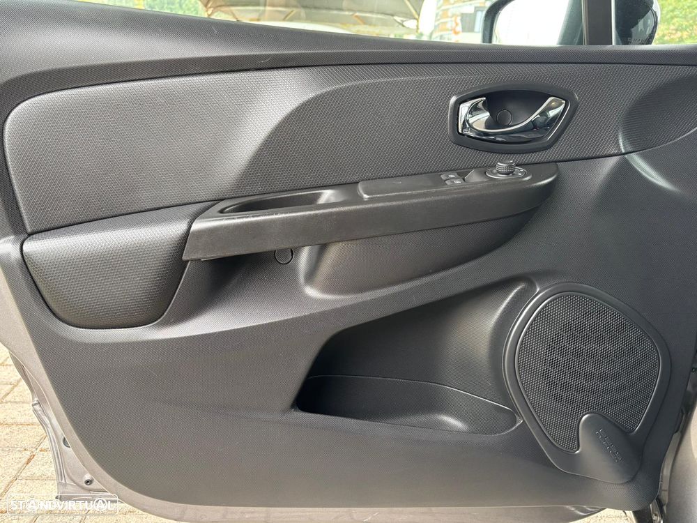 Renault Clio 1.5 dCi Dynamique S - 20