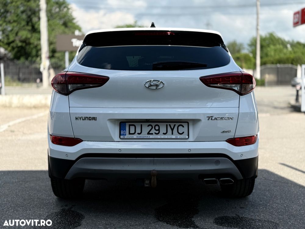 Hyundai Tucson 2.0 CRDI 4WD 6AT Luxury Pack+ - 9