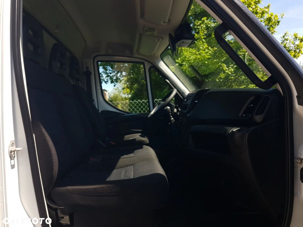 Iveco 70C18 KONTENER ROLETY BOK DO TRANSPORTU WODY 3,23x2,21x1,86 KLIMA DMC 7000KG RAMA PODWOZIE - 25