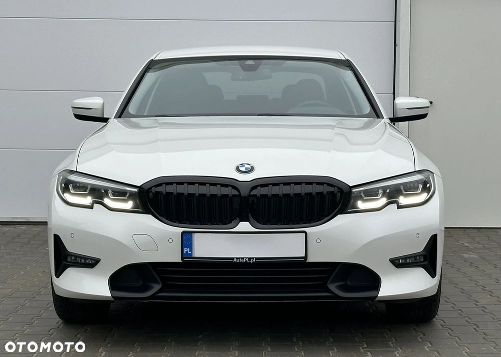 BMW Seria 3 330i Sport - 6