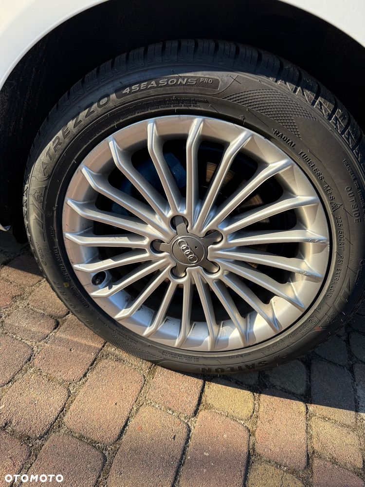 Audi A4 Avant 2.0 TDI DPF Ambiente - 16