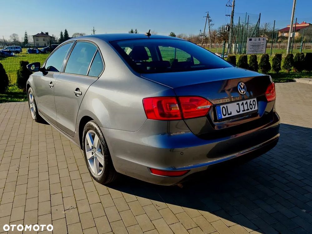 Volkswagen Jetta 1.2 TSI BlueMotion Technology Comfortline - 4