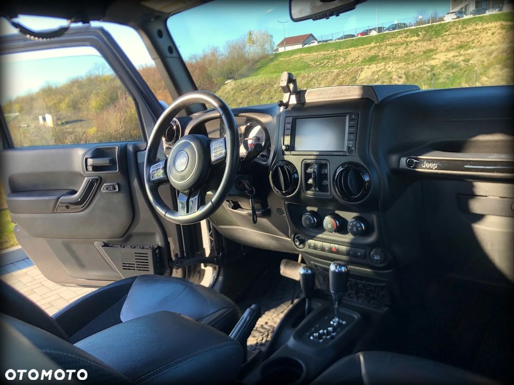 Jeep Wrangler 3.6 Unlim Sahara - 9