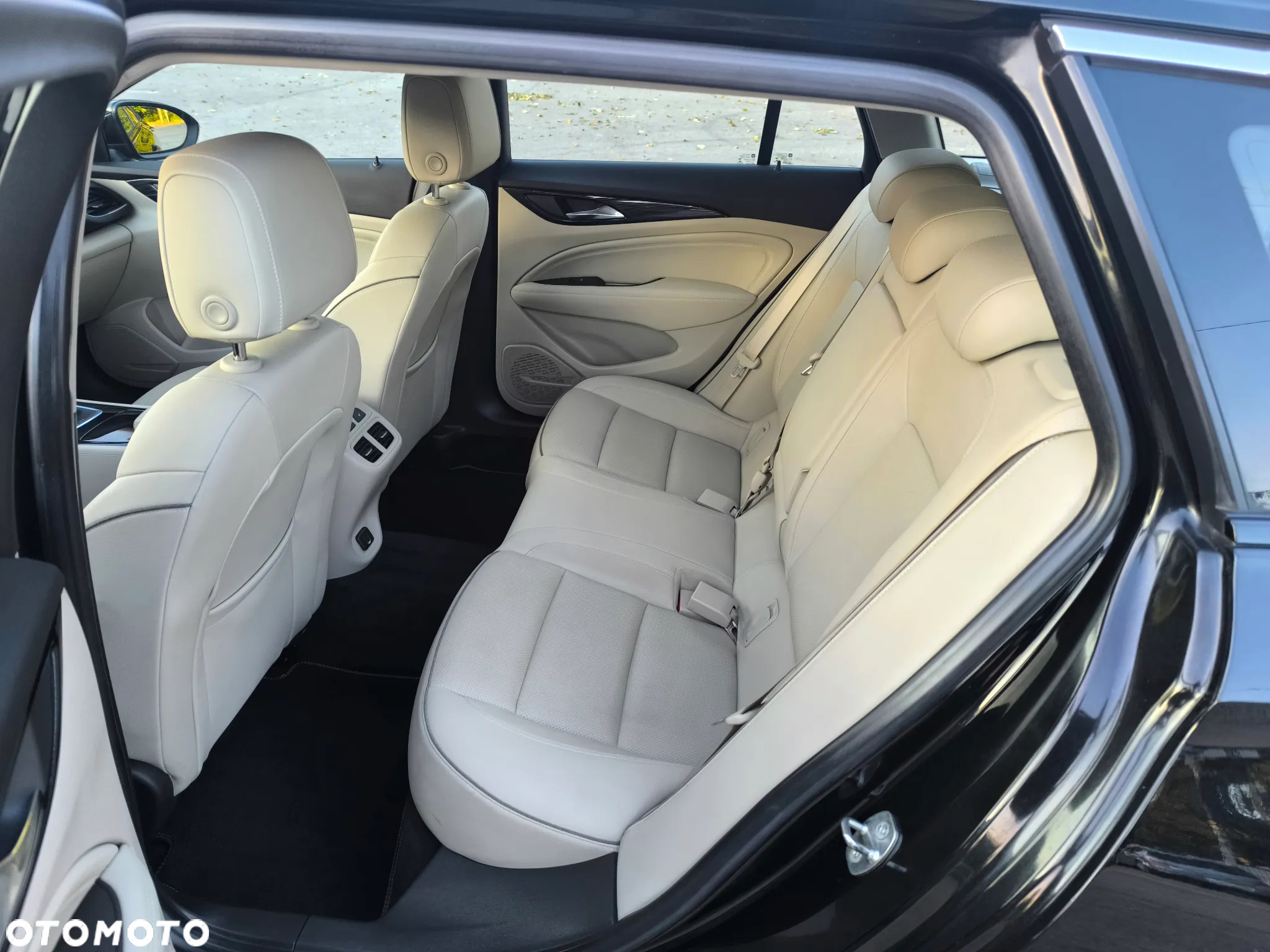 Opel Insignia Sports Tourer 2.0 Diesel Dynamic - 24