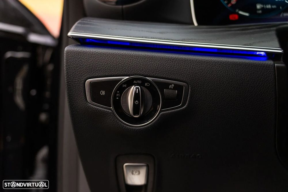 Mercedes-Benz E 300 de AMG Line - 23