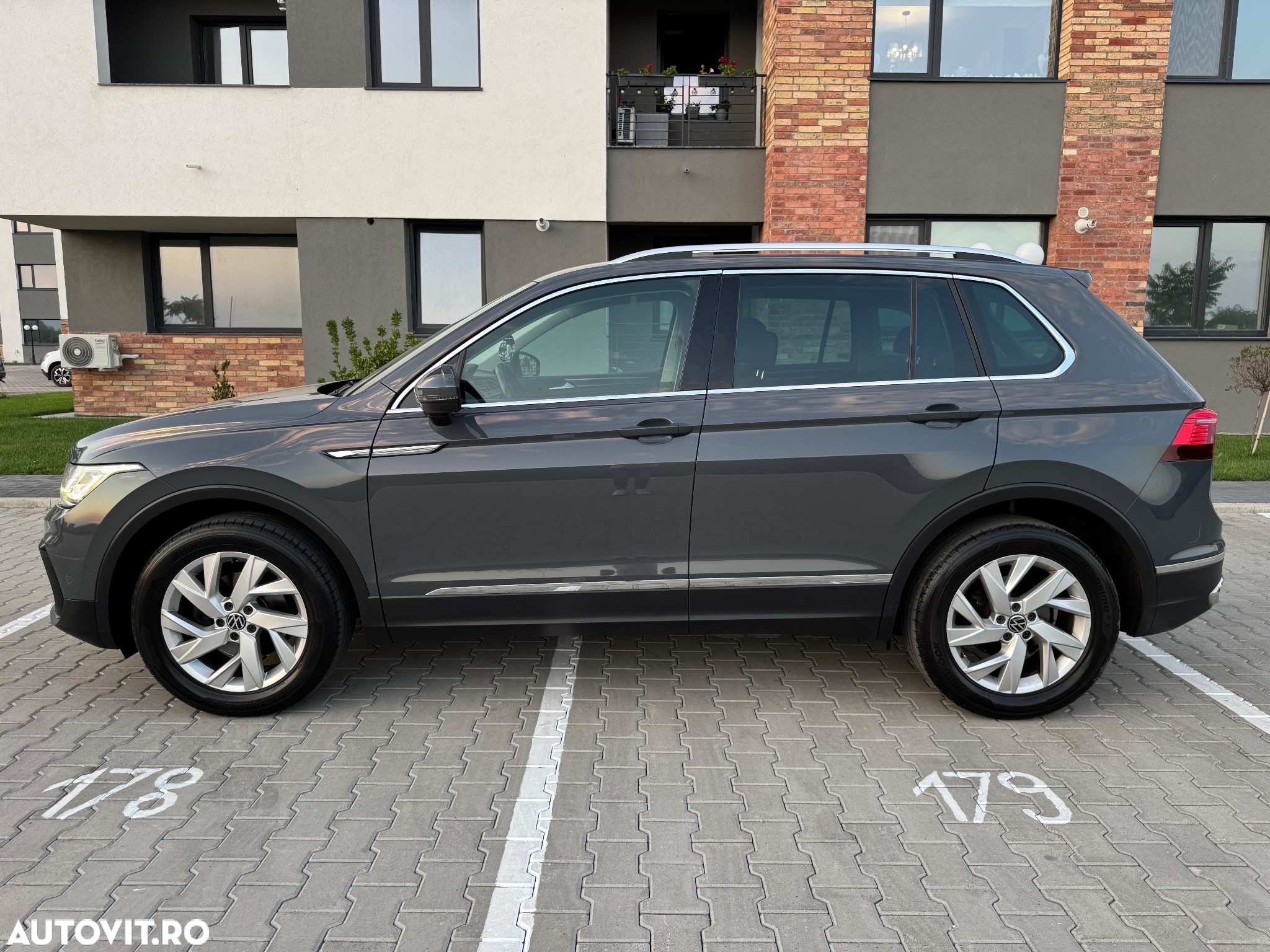 Volkswagen Tiguan 2.0 TDI SCR 4MOTION DSG Elegance - 5