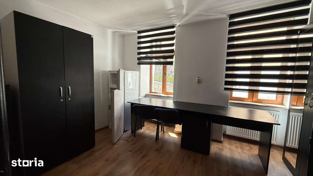 Afacere la cheie! De vanzare Casa singur in curte Centrul Istoric - Imagine principală: 5/13
