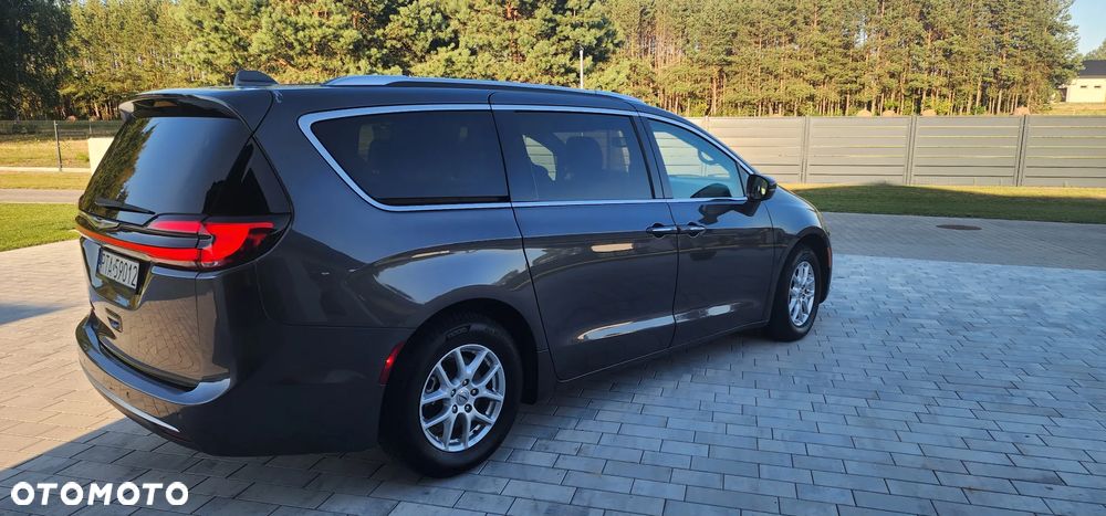Chrysler Pacifica - 16