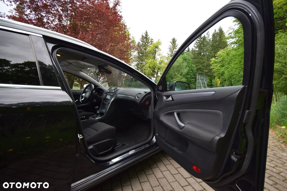 Ford Mondeo - 12