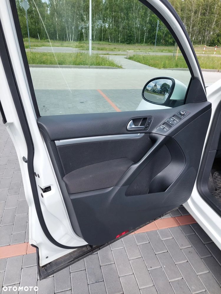 Volkswagen Tiguan 2.0 TDI DPF BlueMotion Technology Exclusive - 10