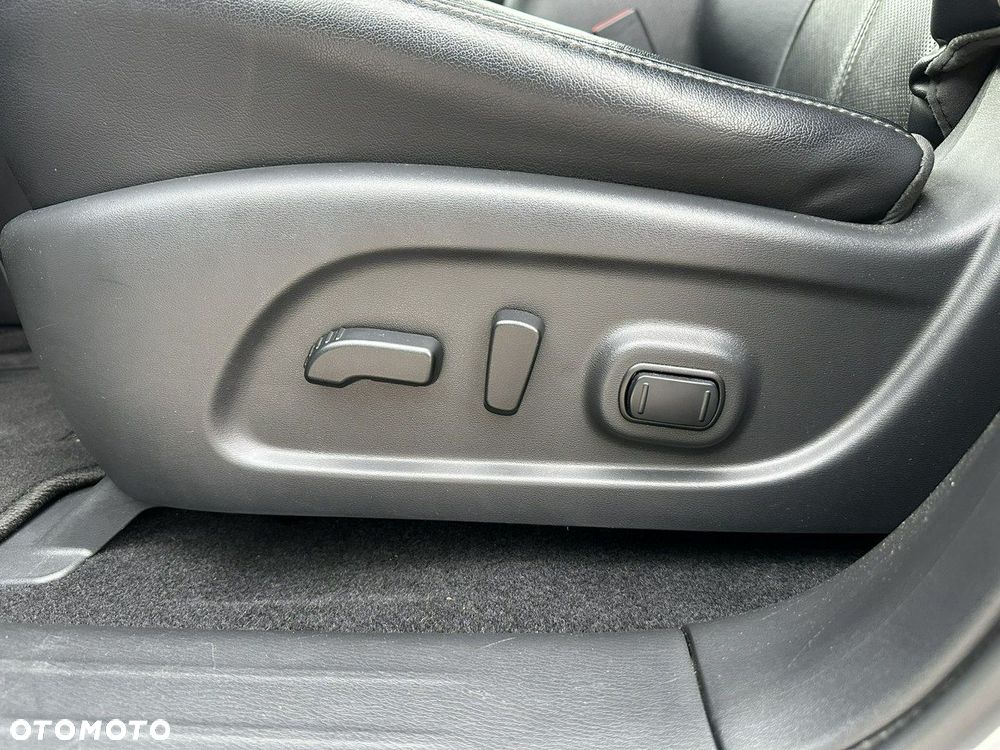 Nissan Pathfinder - 16
