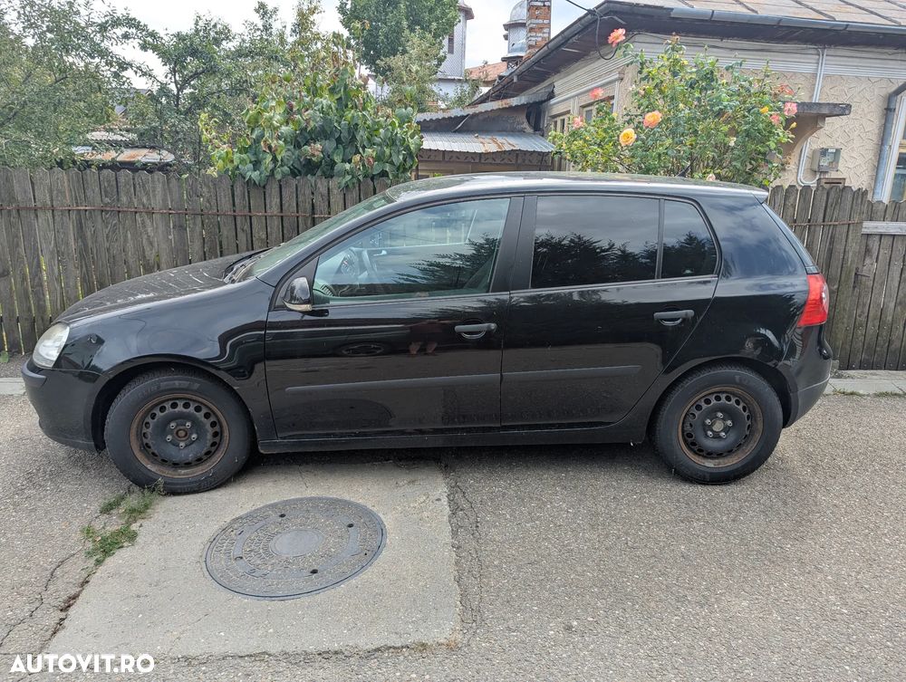 Volkswagen Golf - 1