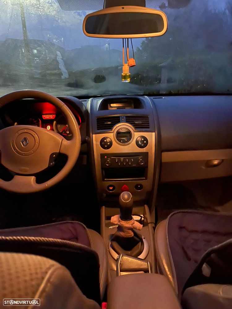 Renault Mégane 1.5 dCi Confort Authentique - 9