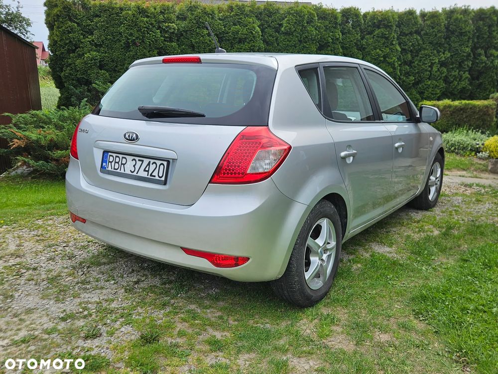 Kia Ceed 1.4 CVVT Attract - 6