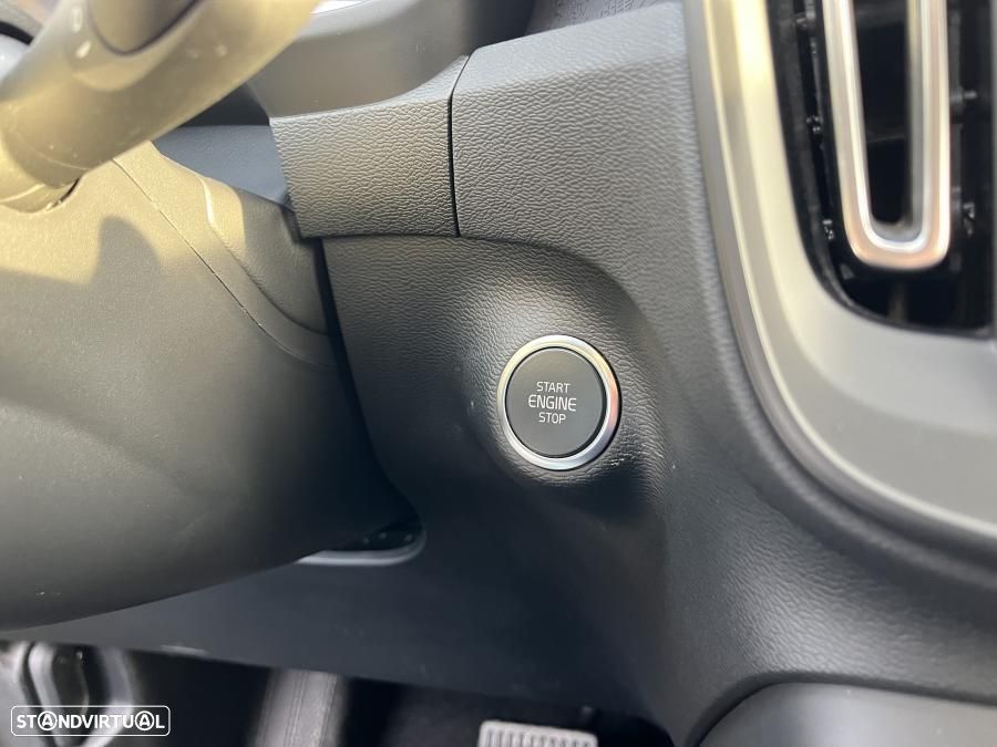 Volvo XC 40 1.5 T2 Momentum Geartronic - 22